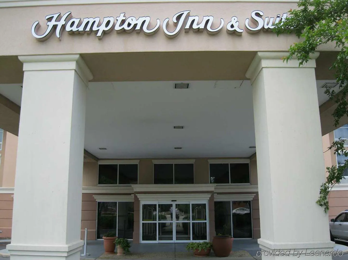 Hampton Inn & Suites Williamsburg-Richmond Road Hotel